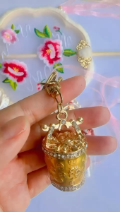 GK035 Gantungan Kunci Diamond Tali Merah Vas Kekayaan Cantik Mobil HP Tas Good Luck Keychain Pria Wanita