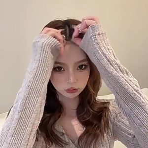 พร้อมส่ง : กิ๊บ ที่ยกโคนผม เสริมโคน เพิ่มความมั่นใจ ซี่หวีไม่เจ็บศีรษะ มี 3 สี น้ำหนักเบา น่ารักมีสไตล์