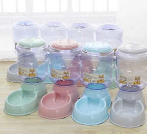 Pet House Pet Automatic Water / Food Dispenser Bottle For Dog Cat 3.8L Large Capacity Drinking Bowl 3 Colors
