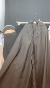 Hijab Bergo Umroh Haji Bahan Katun Premium Hijab Jumbo Bersaku Renda Mewah