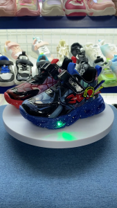 Giày siêu nhân có đèn phát sáng giày thể thao bé trai GT033