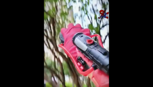LAKOE Mainan Sarung Tangan Spiderman Pistol Air Mainan Spiderman Shooter Mainan Watergun Anak