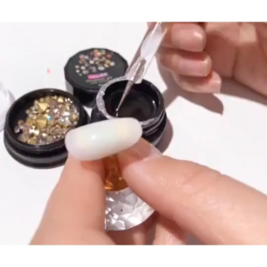 ผลิตภัณฑ์ อะไหล่ติดเล็บ เครื่องประดับเล็บ เพชรใส พลอยเทียมคริสตัลแก้ว ลูกปัดผสม ให้ส่งผ่านฟิลเลอร์ พร้อมให้เป็นส่วนที่น่าสนใจ