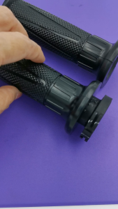 YAMAHA LC135 V2-V7  55C-WF624-00 THROTTLE GRIP HANDLE GRIP LC135 V2-V7 THROTTLE HANDLE GRIP 100% ORIGINAL