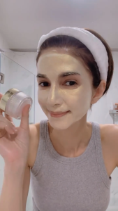 มาร์คหน้าทองคำแม่โบว์