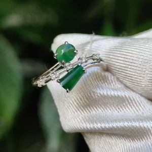 Mid Year Special Offer Premium Quality Two Green Cabochon Natural Type A Jadeite Jade with diamonds set on 18k Gold as a Ring with certificate weigh 1.71 grams finger size 14.8mm (18kring16)