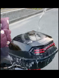 💥ความจุขนาดใหญ่พิเศษ💥 กล่องมอไซค์ กันน้ำ ความจุ 48ลิตร สำหรับติดรถมอเตอร์ไซค์ มีแถบสะท้อนแสง กล่องหลัง ABS กล่องท้ายมอไซค กระเป๋าติดมอเตอร์ไซค์ กล่อง หลัง มอเตอร์ไซค์ กล่องท้ายมอเตอร์ไซค์ กล่องติดท้ายรถ กล่องรถมอไซค์ อะไหล่มอเตอร์ไซค์