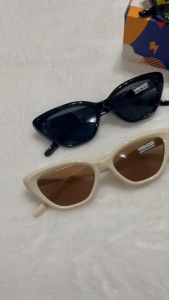 แว่นกันแดดเด็ก Retro triangular cat-eye เรโทรแคทอาย กัน UV100% แถมกล่อง(Random) (SUN120)