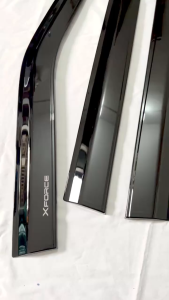 Vè Che Mưa Đen Xe Mitsubishi Xforce 2024 Form Mới Bộ 04 Chi Tiết Sẵn Keo Dán 3M