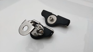 2PCS【Ready Stock】 Stainless Steel Pillar Hood Mount Bracket Car Clamp Holder LED Work Light Clamp Holder 304 Sta