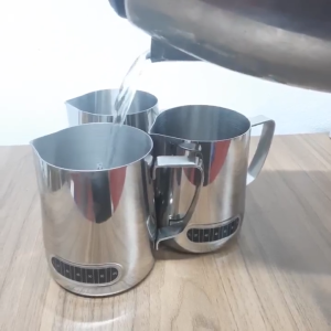 Ca đánh sữa có vạch hiển thị nhiệt độ - Dung tích 600ml - Inox - Mới 100%