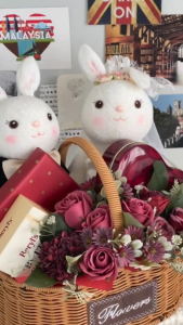 Cookie Choc Flower Box Gift - Minimum RM85