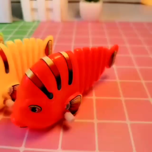 Mainan anak ikan berjalan Mainan ikan bergerak dan menggoyang ekor Clockwork rocking fish //mainan Ikan Putar Geal Geol Mainan Unik Lucu//mainan anak //mainan murah