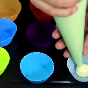 CETAKAN CUPCAKE / SILIKON PARTISI SEKAT BENTO / CETAKAN PUDDING / CETAKAN MUFFIN