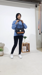 Tas Selempang Elegan Chic Polos Casual Wanita dengan Tali Panjang