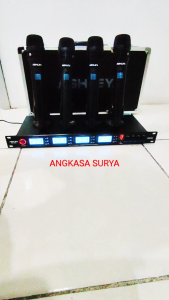Mic Wireless ASHLEY  MCFOUR ORIGINAL / 4 Channel 4 mic MC FOUR Handheld Koper Hardcase Multi Frekuensi