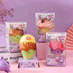 ("DO45") ไอศครีมยักษ์ยืด ไอติมยืดได้ ไอศครีมสกุชชี่ โดยของเล่นคลายเครียด โดยของเล่นบีบอัดสามารถยืดออกได้ สไลม์และสกุชชี่ ส่งเร็ว ส่งไว