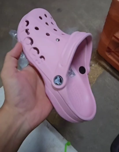 รองเท้าแตะ Crocs Classic Baya Clog รูปแบบรัดส้น พร้อมส่ง 36-45