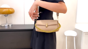 Grosir Import Jakarta SNDS-9222 Tas Selempang Wanita Terkini