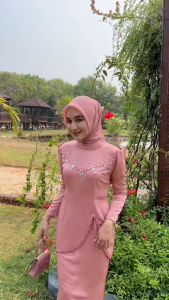 KEMEJA ROK KEBAYA: Baju Kondangan Payet & Batik Polos Satin untuk Pasangan