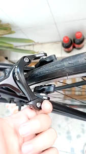 MEROCA Aluminum Alloy Dual-Drive Road Bike Brake Caliper Clip for 700c Wheels - 19-21 Inch Compatible