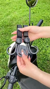 Cherry.Shop ตะขอแขวน อเนกประสงค์ หมุนได้ 360 องศา ปรับสายได้ แบบตะขอคู่ พร้อมส่ง