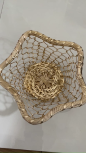 Giỏ kim loại hình ngôi sao mạ vàng Star Shaped Wire Basket Gold Tone Metal của Mỹ