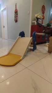Cầu trượt cho bé kèm khung bóng rổ hình tên lửa Xanh ( đầy đủ giấy tờ hóa đơn VAT)