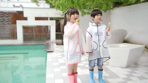 เสื้อกันฝนเด็ก ใส่ได้ทั้งเด็กผู้หญิง และเด็กผู้ชาย เสื้อกันฝนเด็ก มีฮู้ดน่ารักๆและกันฝนสาด