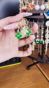 Bông tai cỏ bốn lá S925 AA888 xinh xắn - hoa tai nữ sang trọng khuyên tai nữ hàn quốc bông tai nữ bong tai nữ kiểu bông tai hoa hoa tai nữ cá tính ngầu bông tai BSTKL - [NaLa Shop]