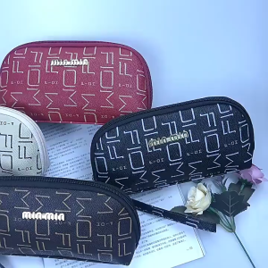 1680 ( READY STOCK ) WALLET Cosmetics PHONE BAG COIN CARD WRISTLET PURSES EU FASHION HOUSE