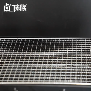 卤门家族-串烤鱿鱼-香辣味/烧烤味 15克 LU MEN JIA ZU-Grilled Squid-Spicy Flavor/BBQ Flavor 15G