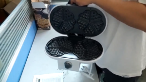 เครื่องทำวาฟเฟิลสำหรับห้องครัว/อุปกรณ์ทำเครปไฟฟ้า/ที่อบขนมแบบ Non-stick ให้ความร้อนทั้ง2ด้าน