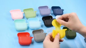 Ốp Gel Silicon cho Airpods 3 có nắp đậy cổng sạc kèm móc treo