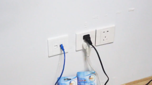 20 Pcs Penjepit Kabel Klip Bahan Plastik Organiser Kabel Serbaguna Praktis