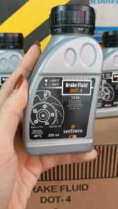 Dầu Thắng Senfineco Brake Fluid DOT-4 5556 250ml