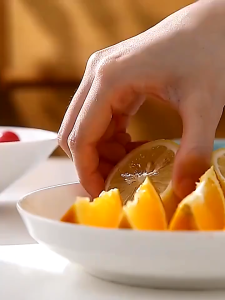 Round Ice Cube Tray with Lid Ice Ball Maker Mold for Freezer with Container Mini Circle