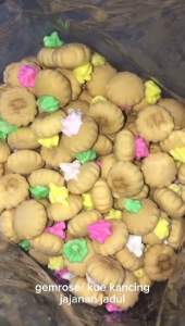 BISCUIT GEMROSE 180GR DAN 500GR / BISCUIT BUNGA /KUE MONAS JAJANAN JADUL MANIS