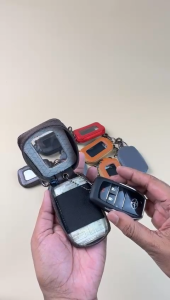 Dompet Aesthetic Kulit Asli untuk Mobil & Motor: Dompet Gantungan Kunci Kulit Asli dan Praktis