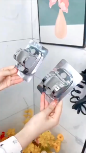 ขาแขวนฝักบัว ที่แขวนฝักบัว ไม่ต้องเจาะผนัง ปรับองศาได้ สติ๊กเกอร์แผ่นใหญ่เหนียวแน่น รับน้ำหนักได้สูง