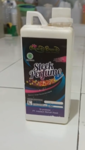 Parfum Sleek 1 Liter: Pewangi Laundry Pakaian Waterbase