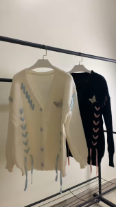 YIYI SHOP เสื้อกันหนาว ไหมพรม แบบกระดุม ลายผีเสื้อ เนื้อผ้าหนานิ่ม อบอุ่น รุ่น10010#