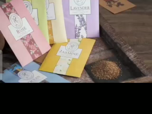 Pengharum Lemari Gantung Aromatherapy Pewangi Gantung Pengharum Lemari Pakaian Laci