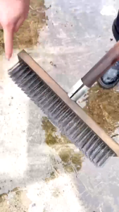 Chổi sắt cầm tay không rỉ chà rửa vệ sinh rong rêu ố vàng nền sân vườn ngoài trời bể bơi đánh bay mọi vết bẩn