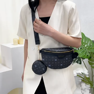 🔥จัดส่งจากประเทศไทย🔥 กระเป๋าคาดหน้าอกผู้หญิง เทรนด์ใหม่สุดเก๋ กระเป๋าผู้หญิงลำลอง กระเป๋าสะพายไหล่ความจุขนาดใหญ่ ใส่ของได้เยอะ เหมาะสำหรับใส่เสื้อผ้าหลากหลาย กระเป๋าแฟชั่นย้อนยุคคุณภาพสูง หรือกระเป๋าคาดเอว