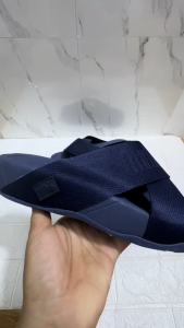 รองเท้าเเตะ สลิงรุ่นใหม่ สีกรมพื้นขาว สวย ใส่ได้ทั้ง หญิงและชายไซร้ 36---44 พร้อมส่งทุกคู่