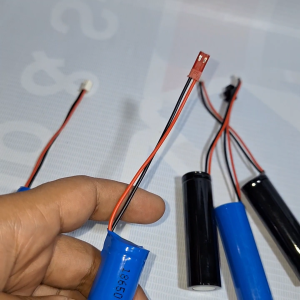 Baterai Mainan Anak MOBIL RC Baterai Charger LITHIUM 1x18650 3.7V 6800mAh Soket Hitam 2 pin