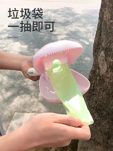 Dog artifact pet portable go out to pick up poop with its own toilet bag pet dog toilet pickup