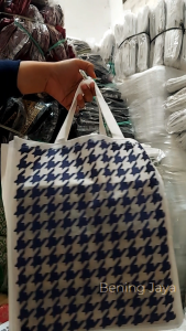 Tas Hajatan Goodie Bag Pita Kotak 22 ZZ Putih Navy