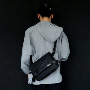 Tas Selempang Pria Multifungsi Freeknight: Tas Casual Trendy & Waterproof